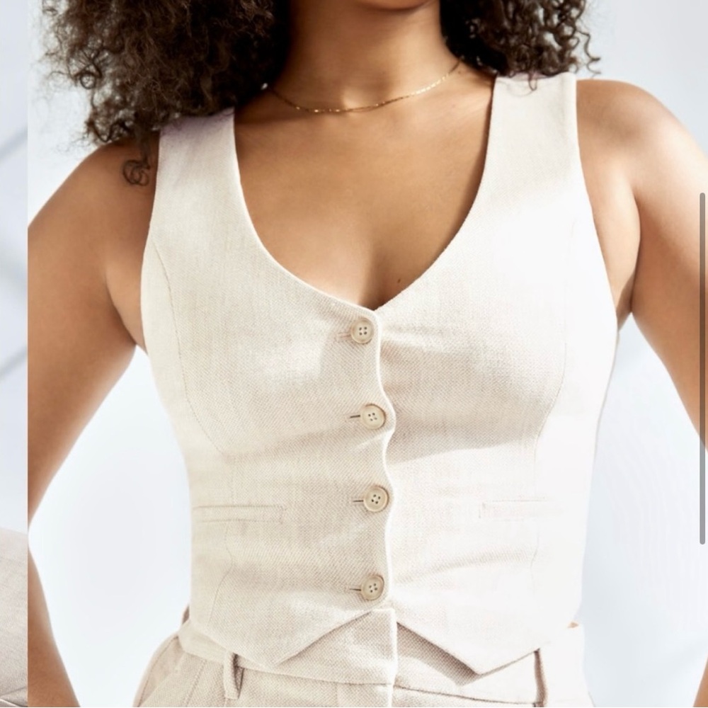 Aritzia Cream Button-Up Vest